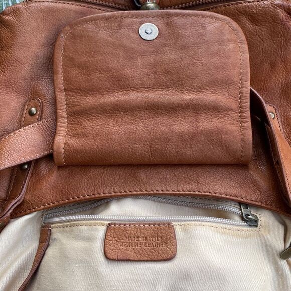 Distressed Leader Handmade Cognac Shoulder Bag - Picture 8 of 8